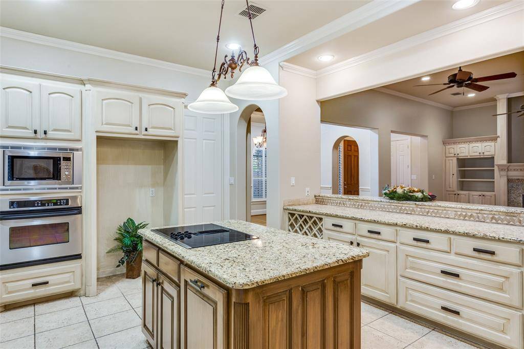 Fort Worth, TX 76109,4248 Oak Park Court