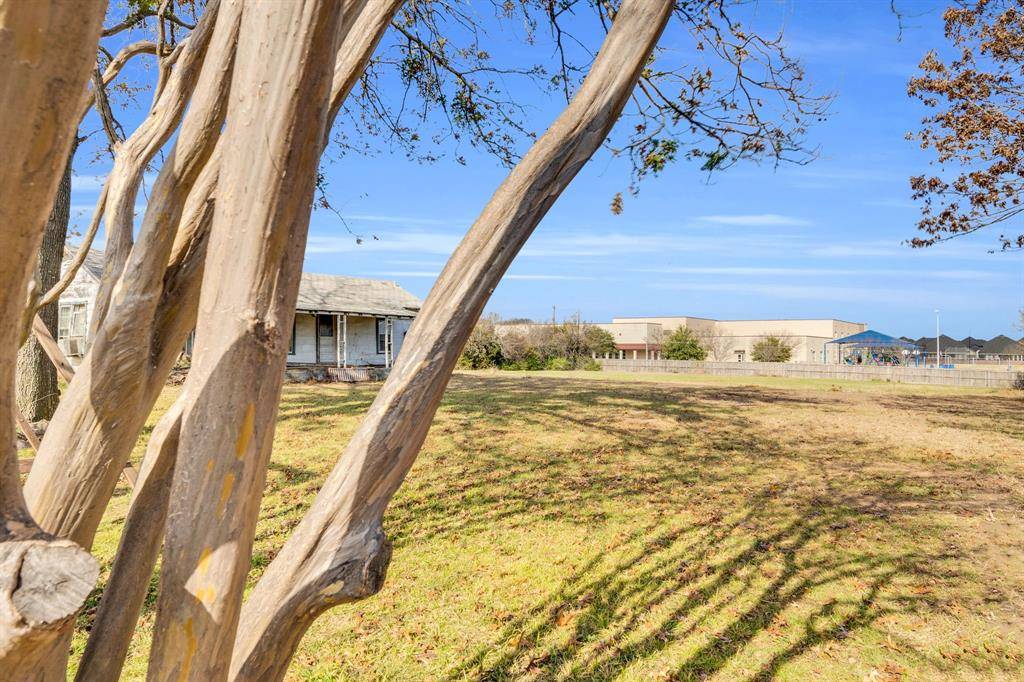 Arlington, TX 76001,3107 Russell Road