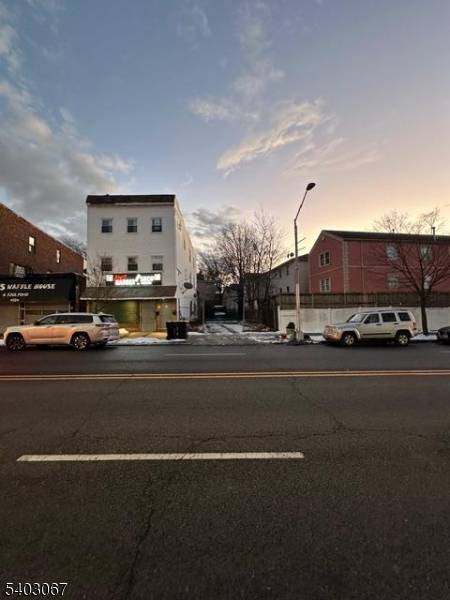 Newark City, NJ 07103,510 SO Orange Ave