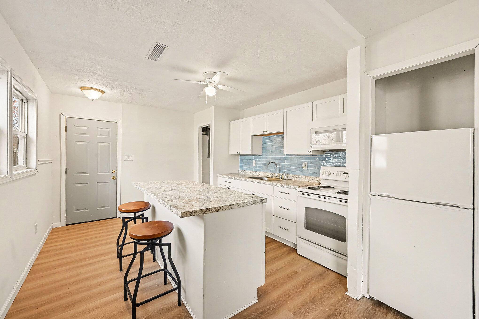 Kalamazoo, MI 49004,1042 Darwood AVE