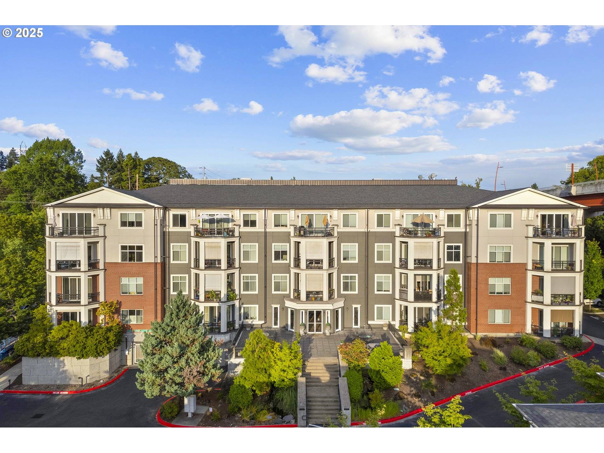 Portland, OR 97202,196 SE Spokane st #110