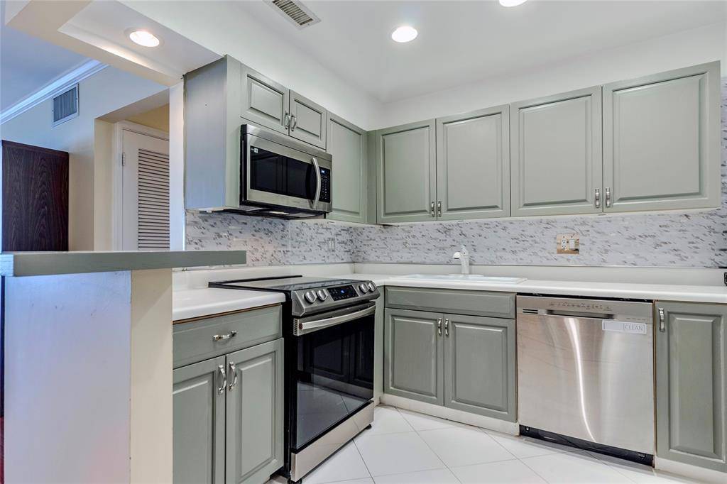 Fort Lauderdale, FL 33308,6437 Bay Club Dr #3