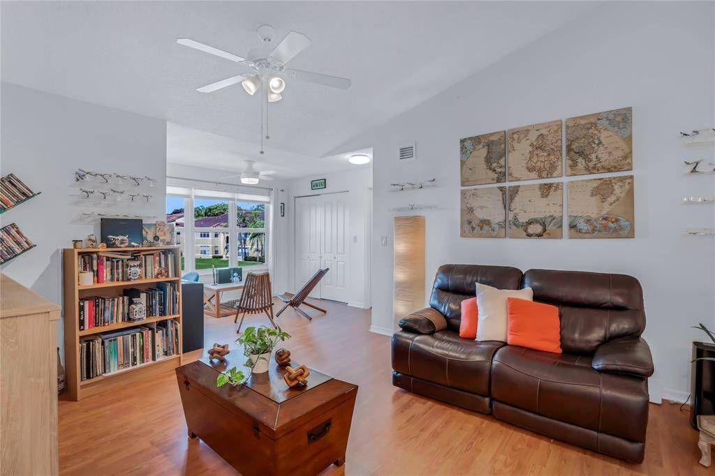Plantation, FL 33325,731 Vista Isles Dr #1527