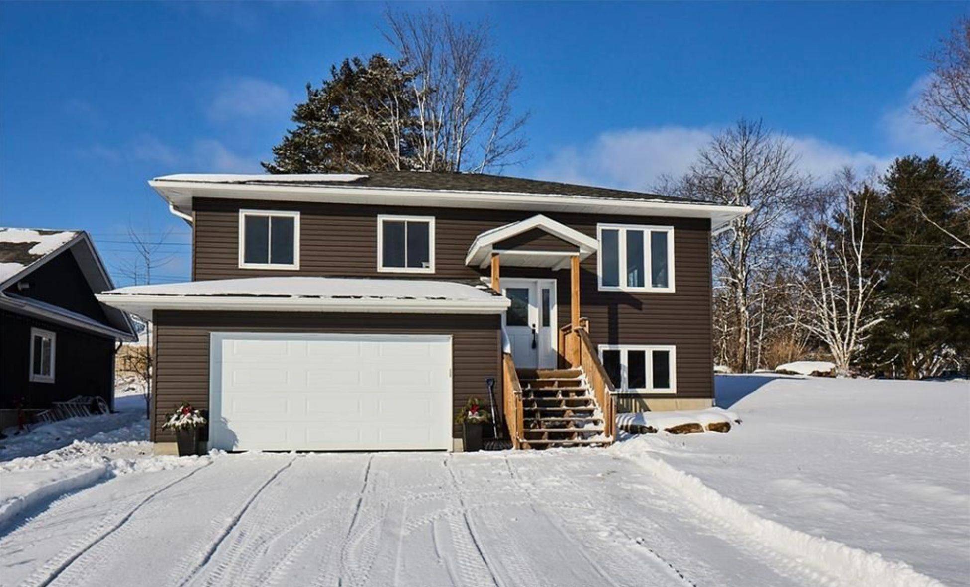 Huntsville, ON P1H 2R3,1 Northdown ST