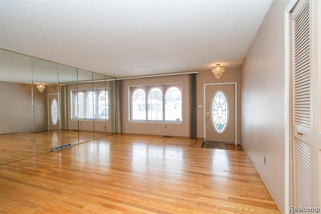 Warren, MI 48088,14066 Castle AVE