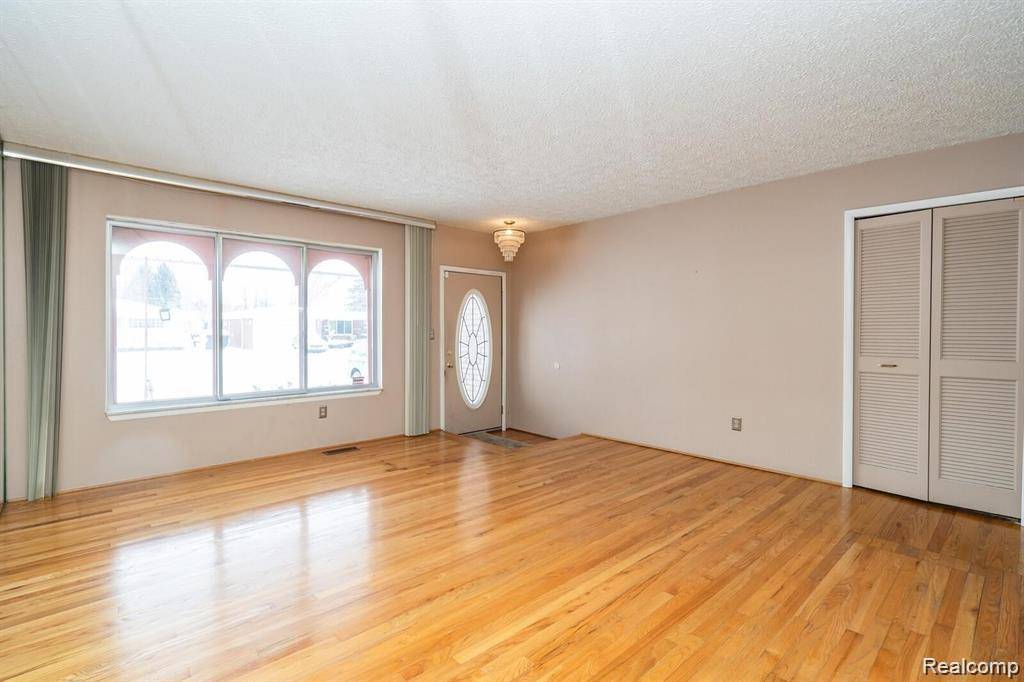 Warren, MI 48088,14066 Castle AVE