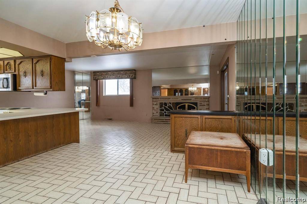 Warren, MI 48088,14066 Castle AVE