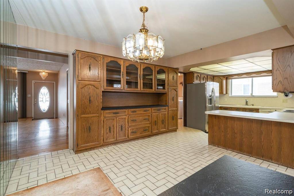 Warren, MI 48088,14066 Castle AVE