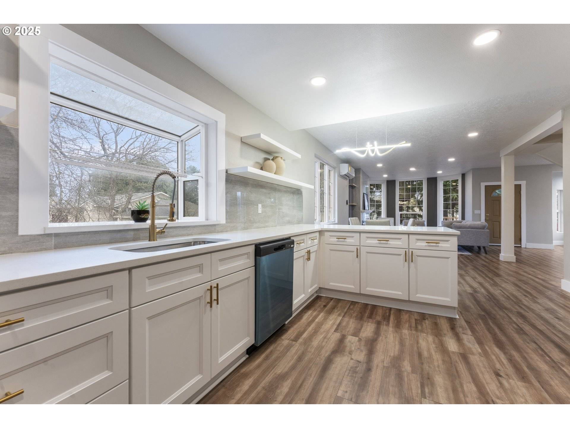 Portland, OR 97217,8767 N PENINSULAR AVE