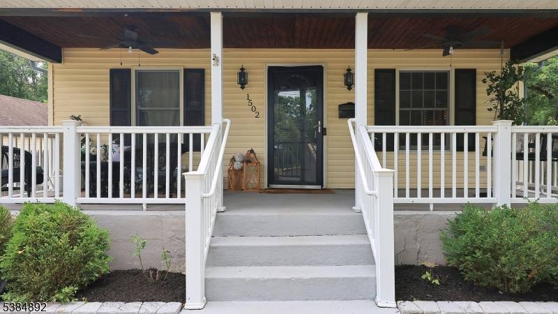 South Plainfield Boro, NJ 07080,1502 Chestnut St