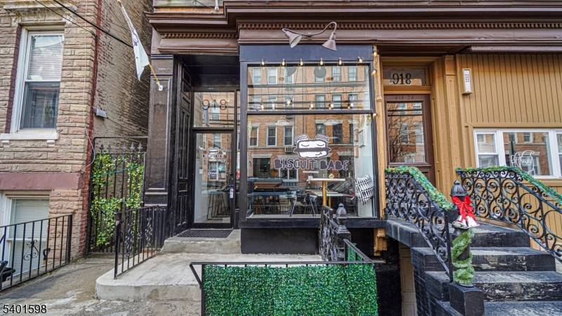 Hoboken City, NJ 07030,918 Willow Ave