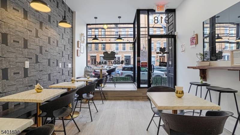 Hoboken City, NJ 07030,918 Willow Ave