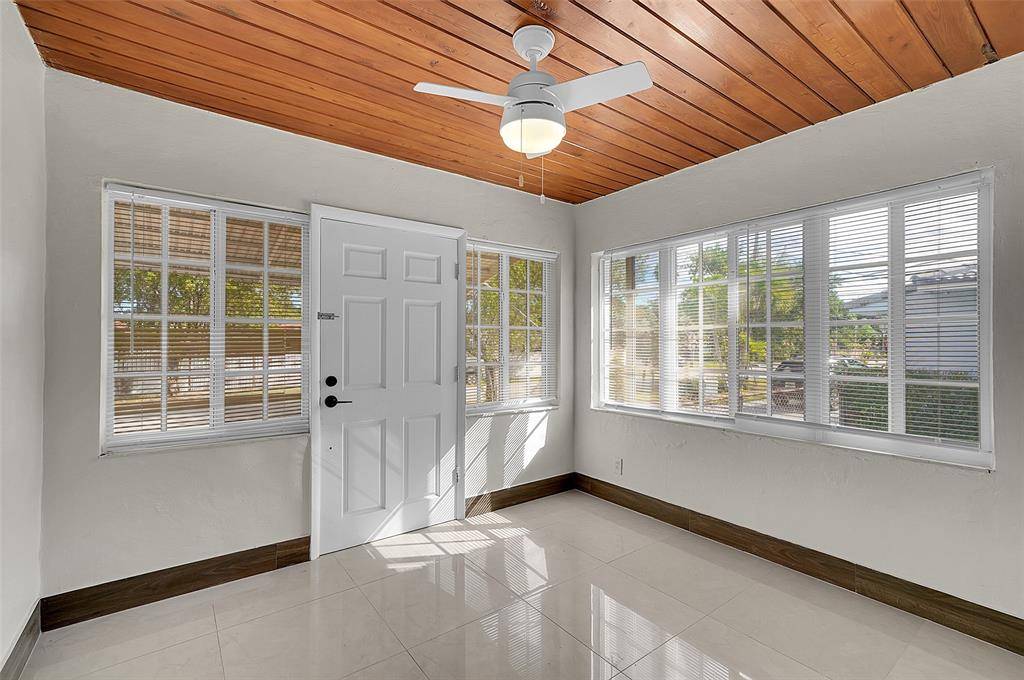 Miami, FL 33134,330 SW 48 AVE