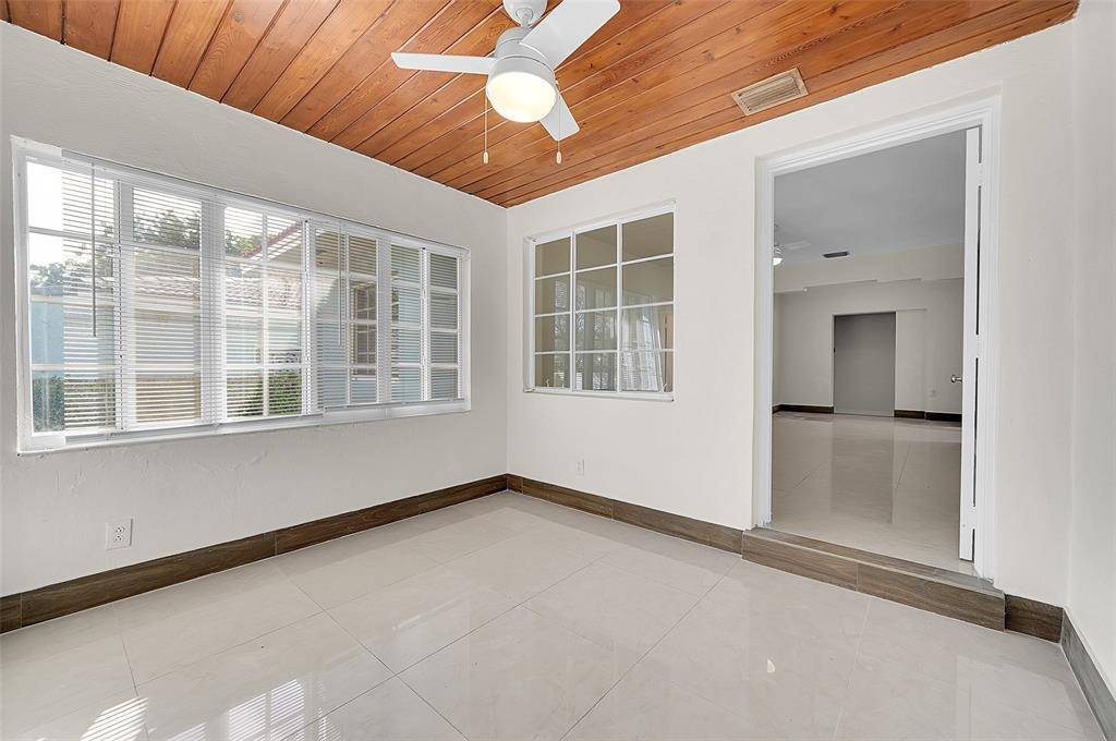 Miami, FL 33134,330 SW 48 AVE