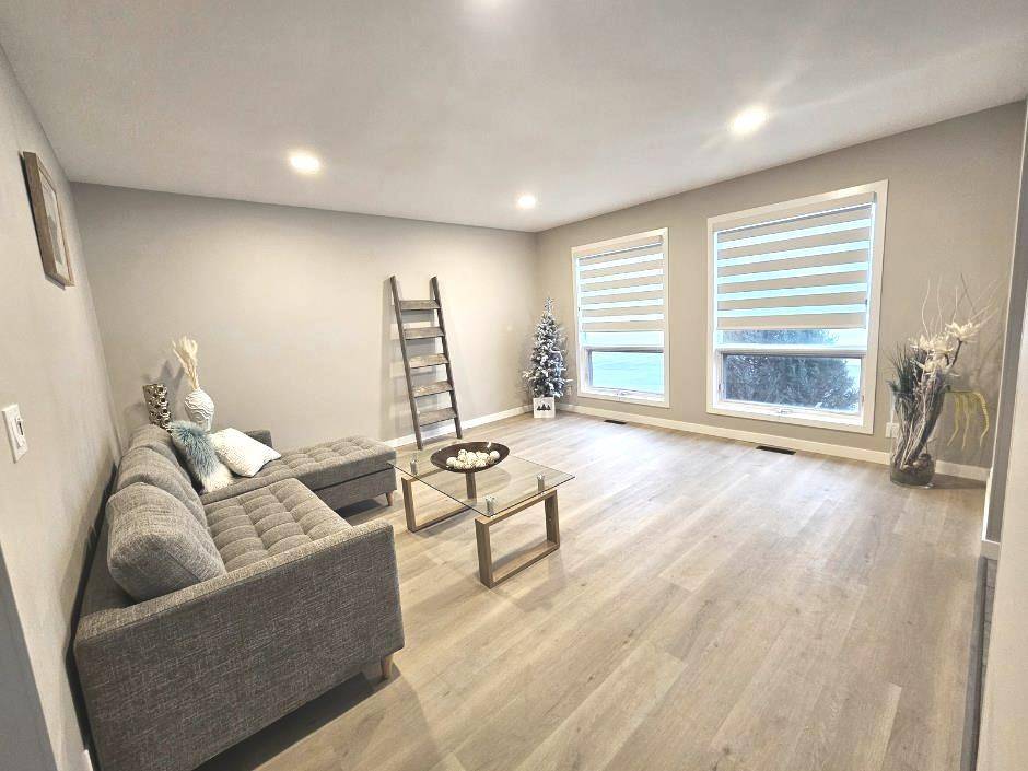 Sylvan Lake, AB T4S 1N5,4703 44 Street