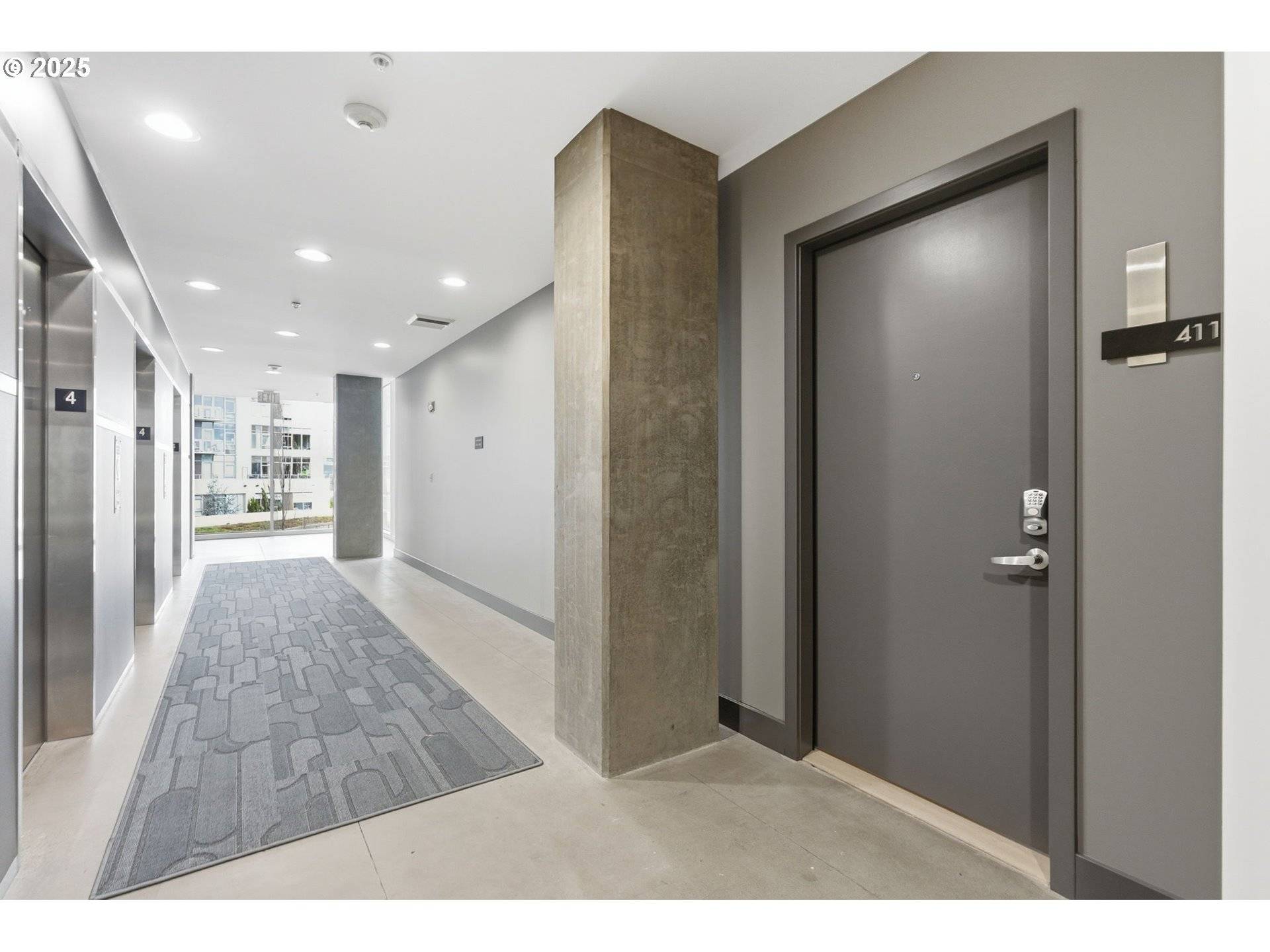 Portland, OR 97209,1255 NW 9TH AVE #411/413