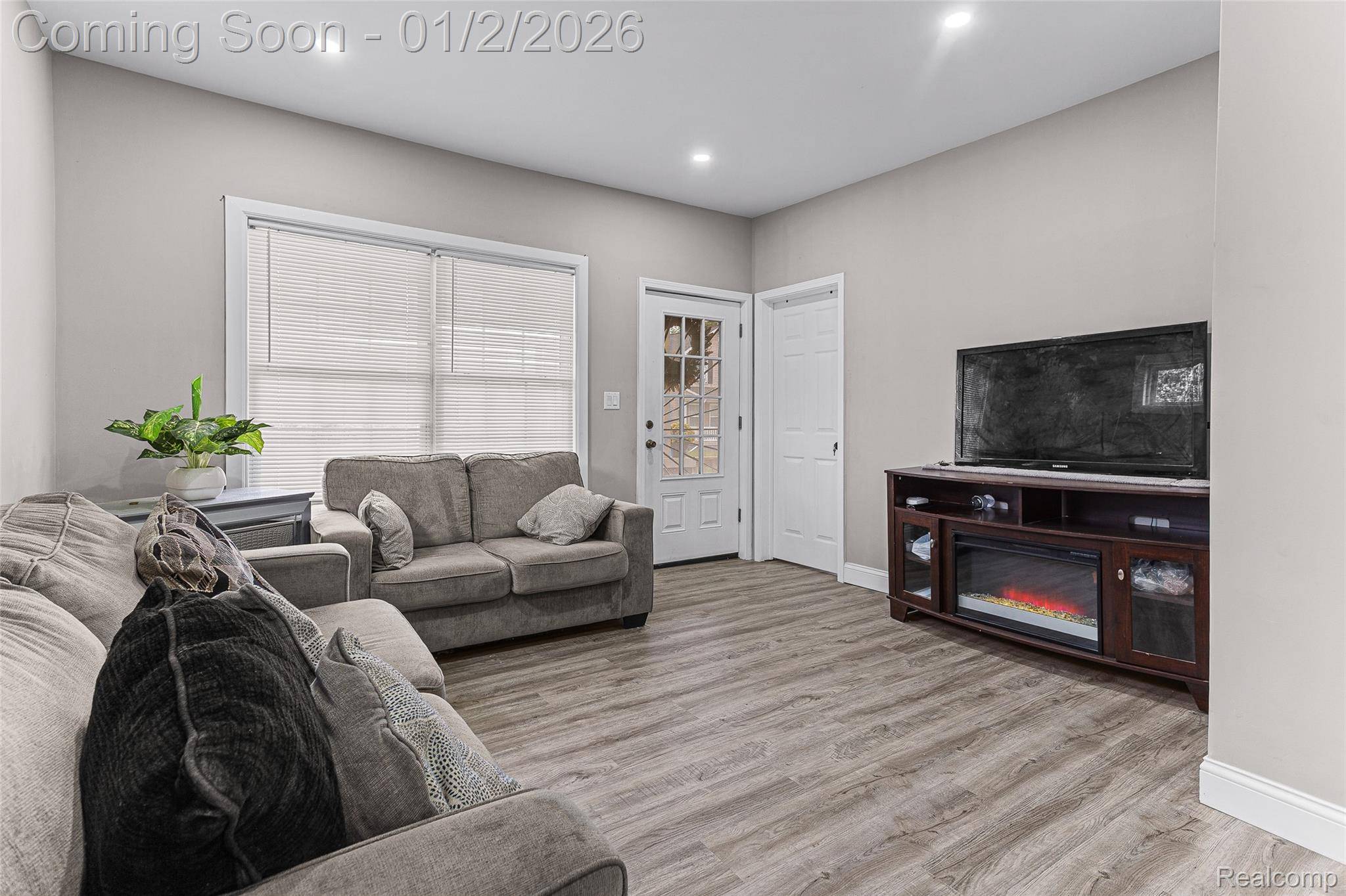 Detroit, MI 48214,4472 French RD