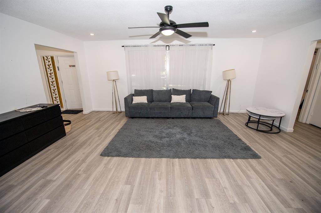 Hollywood, FL 33021,5320 Taylor St