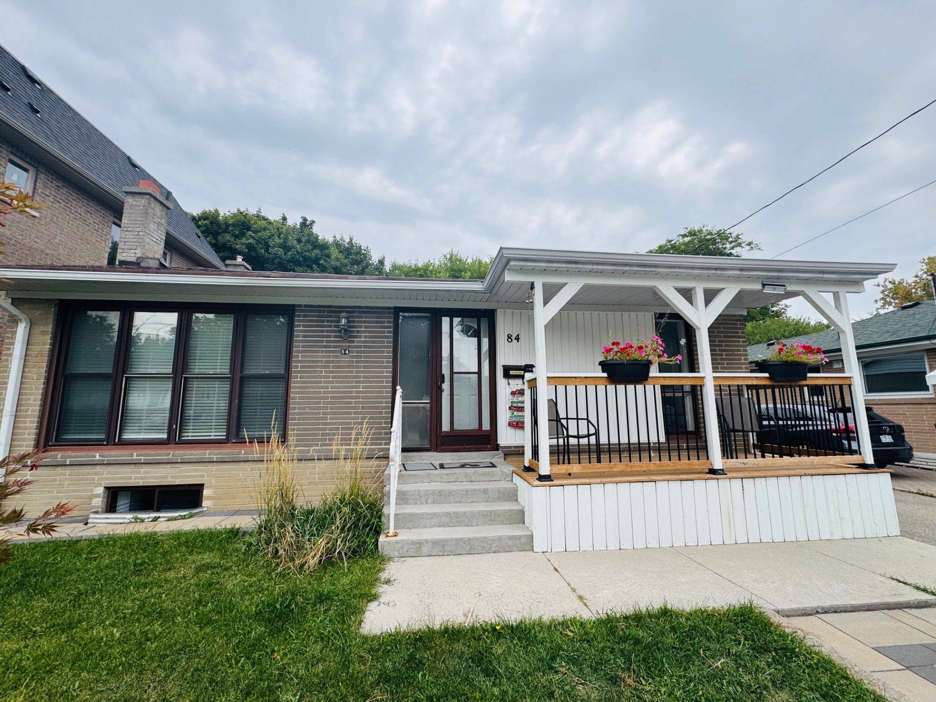 Richmond Hill, ON L4C 2N5,84 Cartier CRES