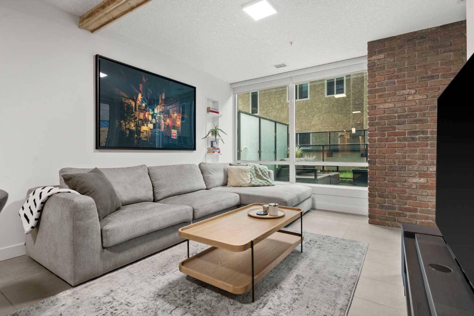 Calgary, AB T2R 0Y9,303 13 AVE SW #201