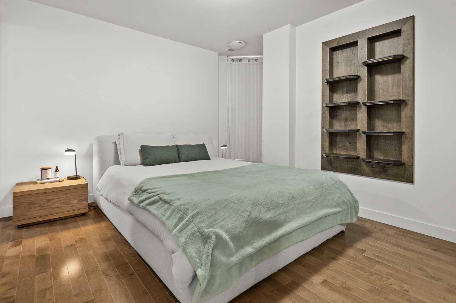 Calgary, AB T2R 0Y9,303 13 AVE SW #201