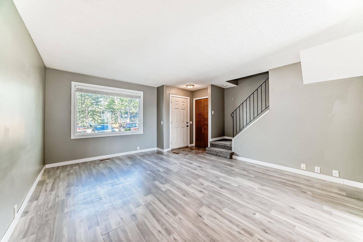 Cochrane, AB T4C 1B9,800 Bowcroft PL #32