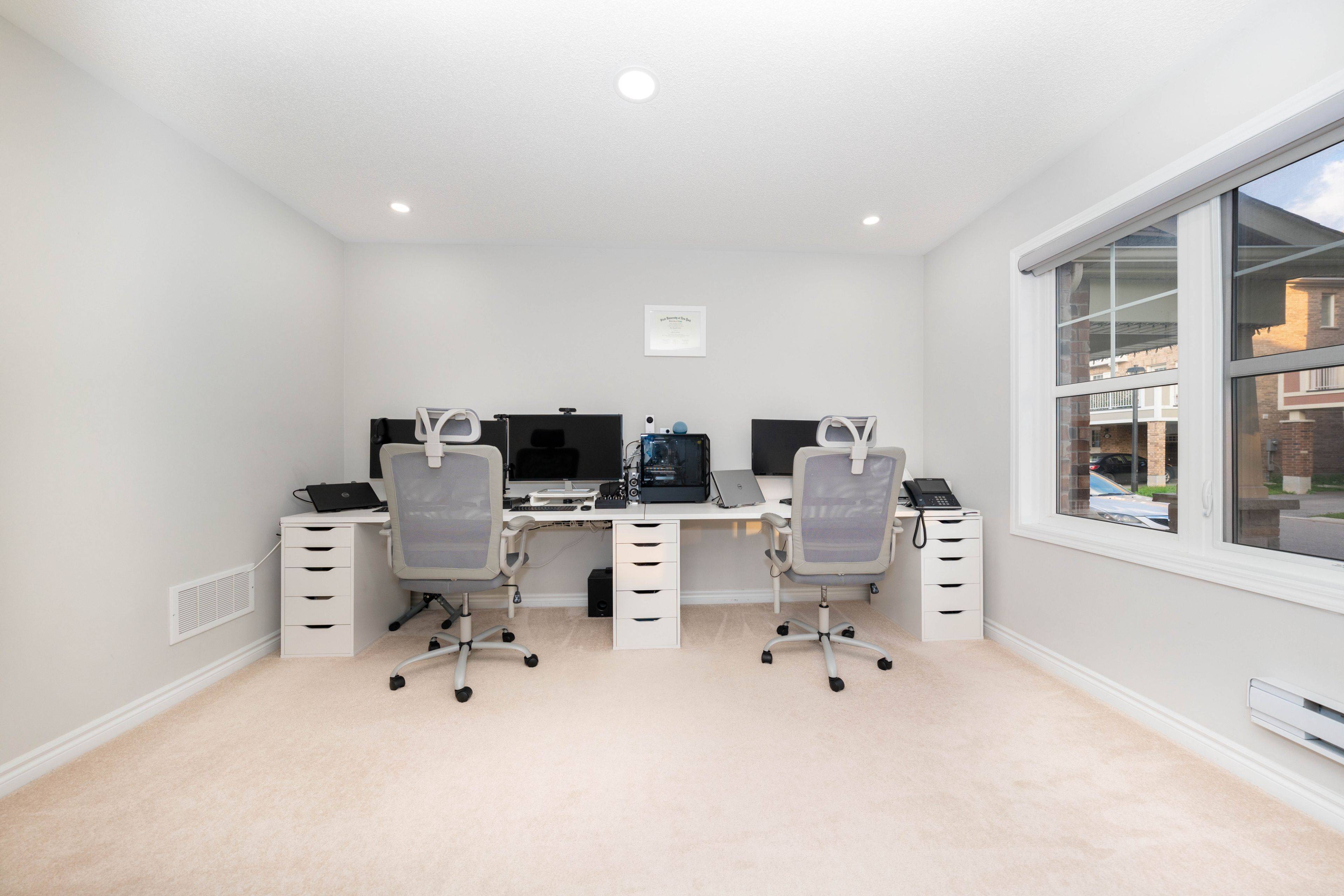 Milton, ON L9E 1G3,111 Gore CT