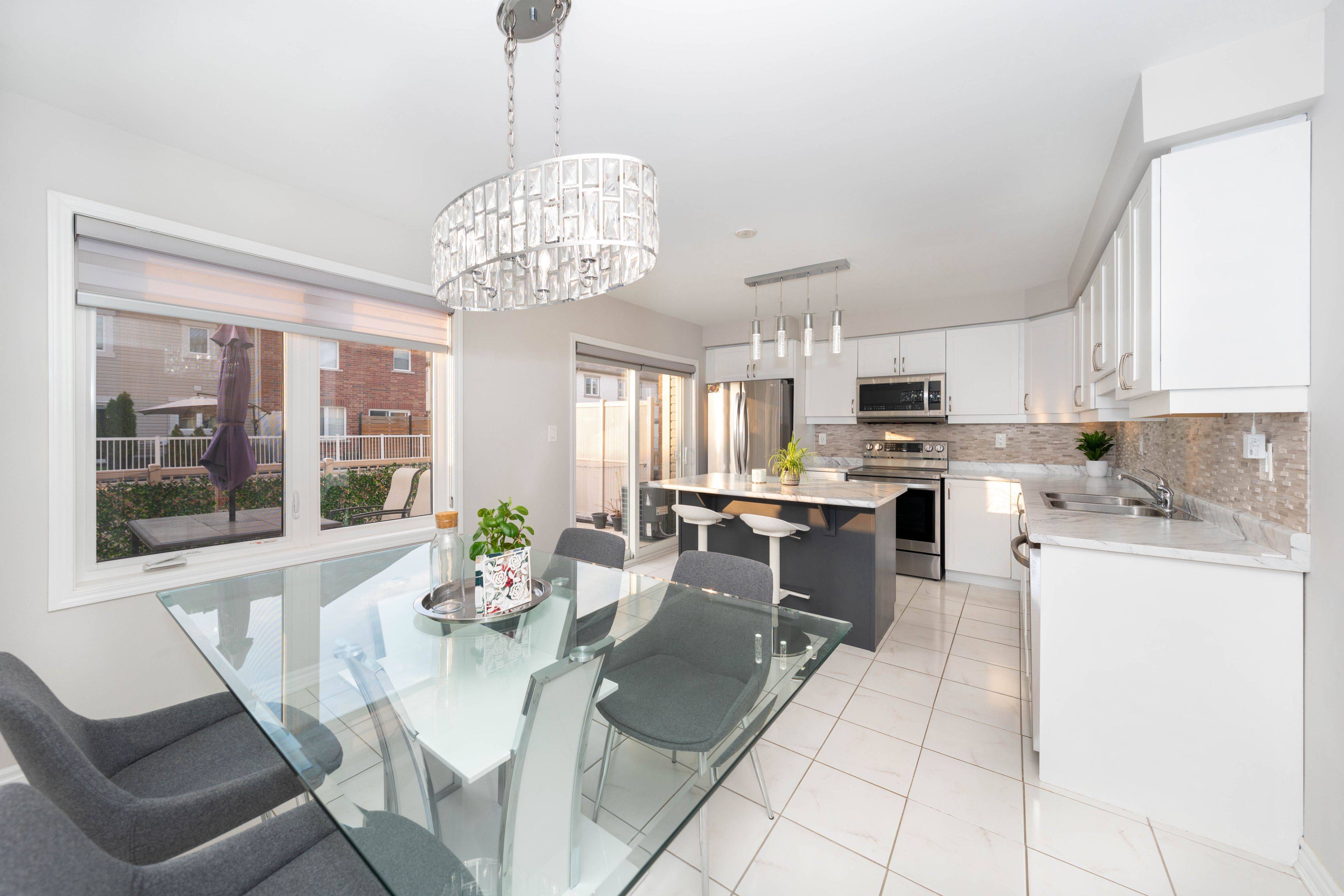 Milton, ON L9E 1G3,111 Gore CT