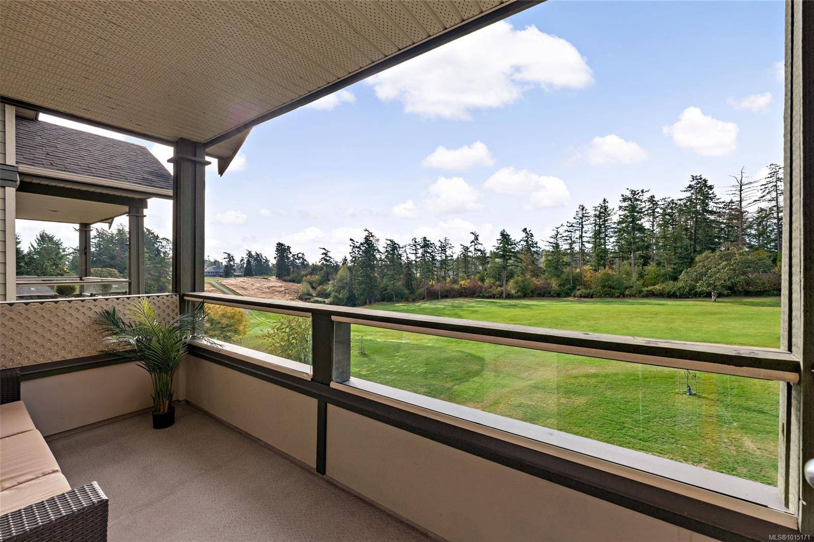 Esquimalt, BC V9A 7R1,1115 Craigflower Rd #403C