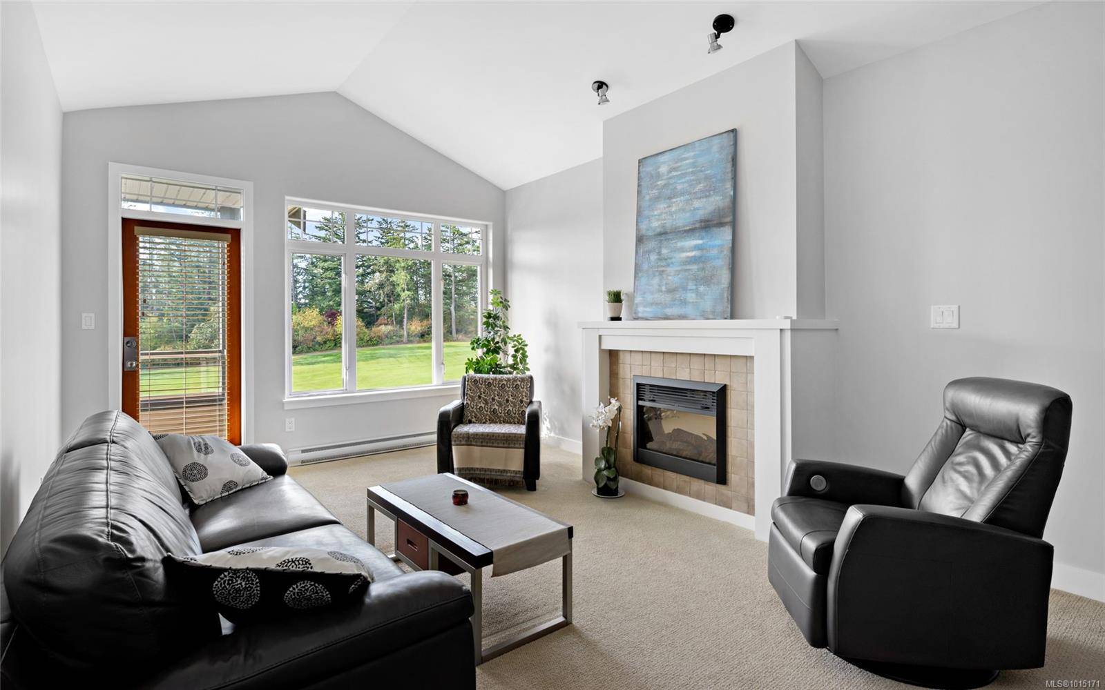 Esquimalt, BC V9A 7R1,1115 Craigflower Rd #403C