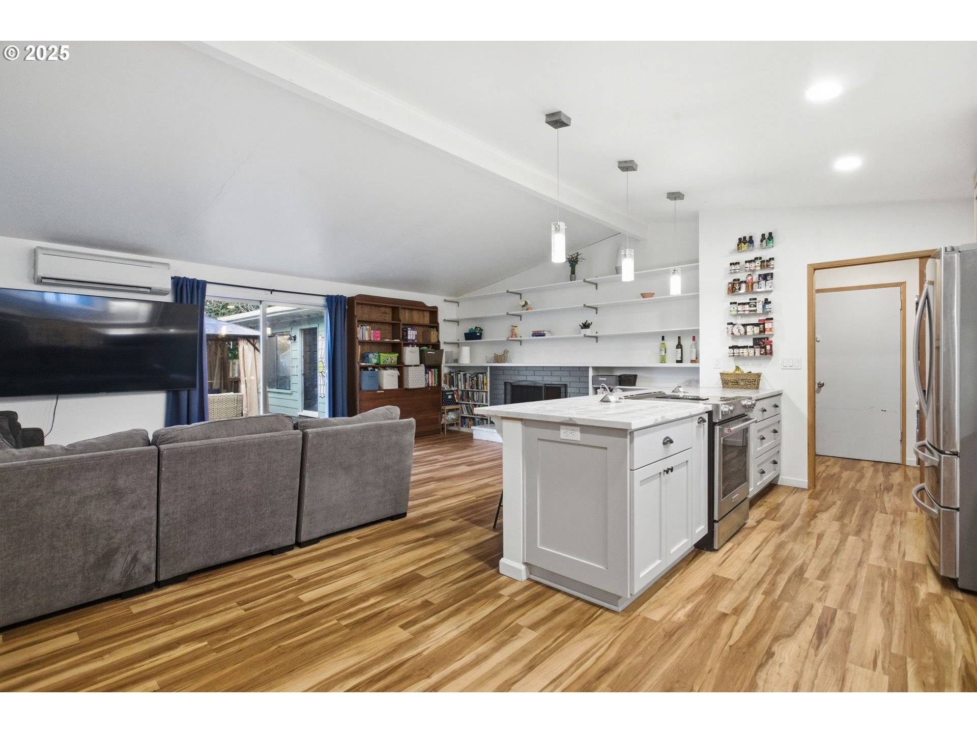 Eugene, OR 97404,1483 BARTON ST