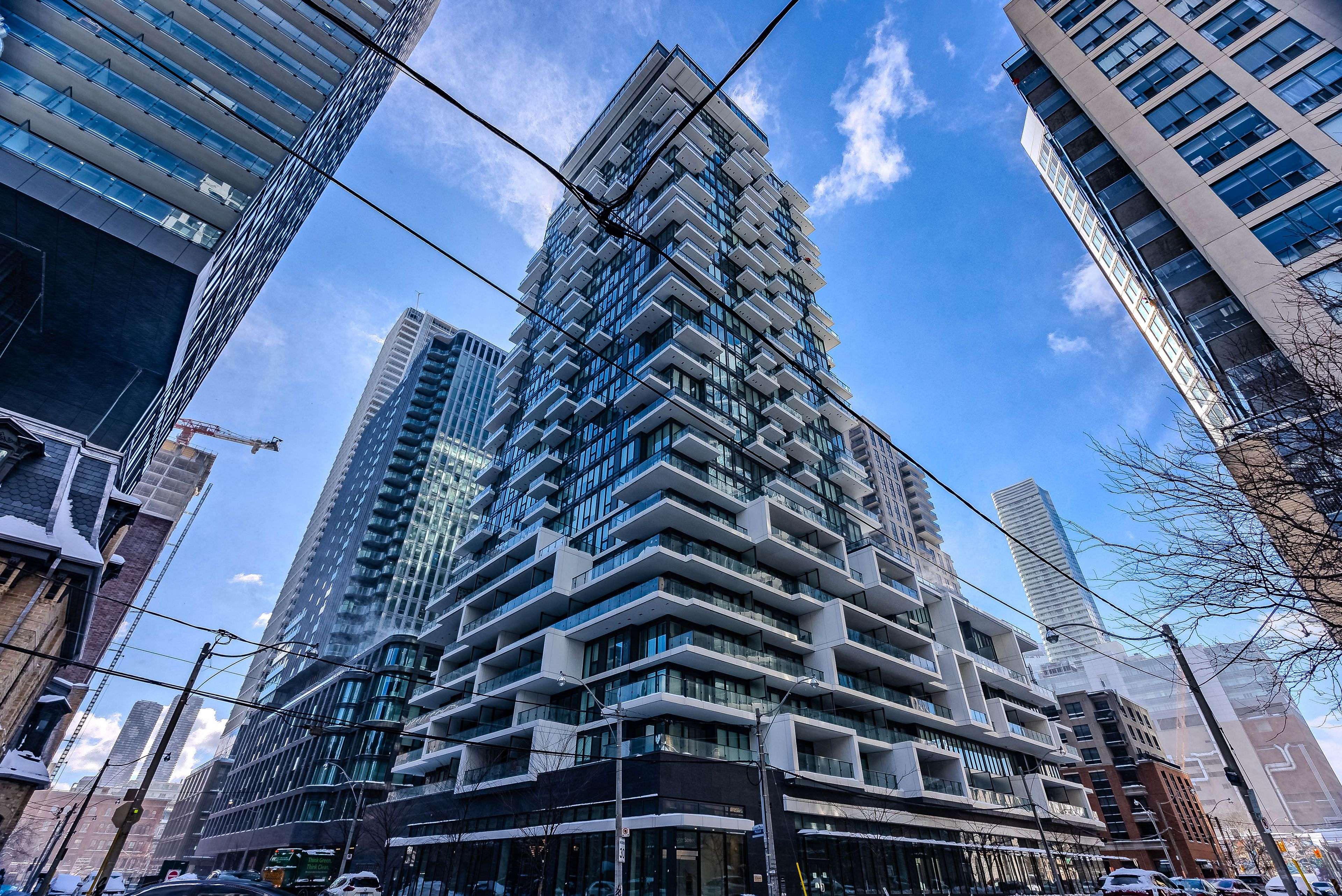 Toronto C08, ON M5B 0B8,77 Shuter ST #907