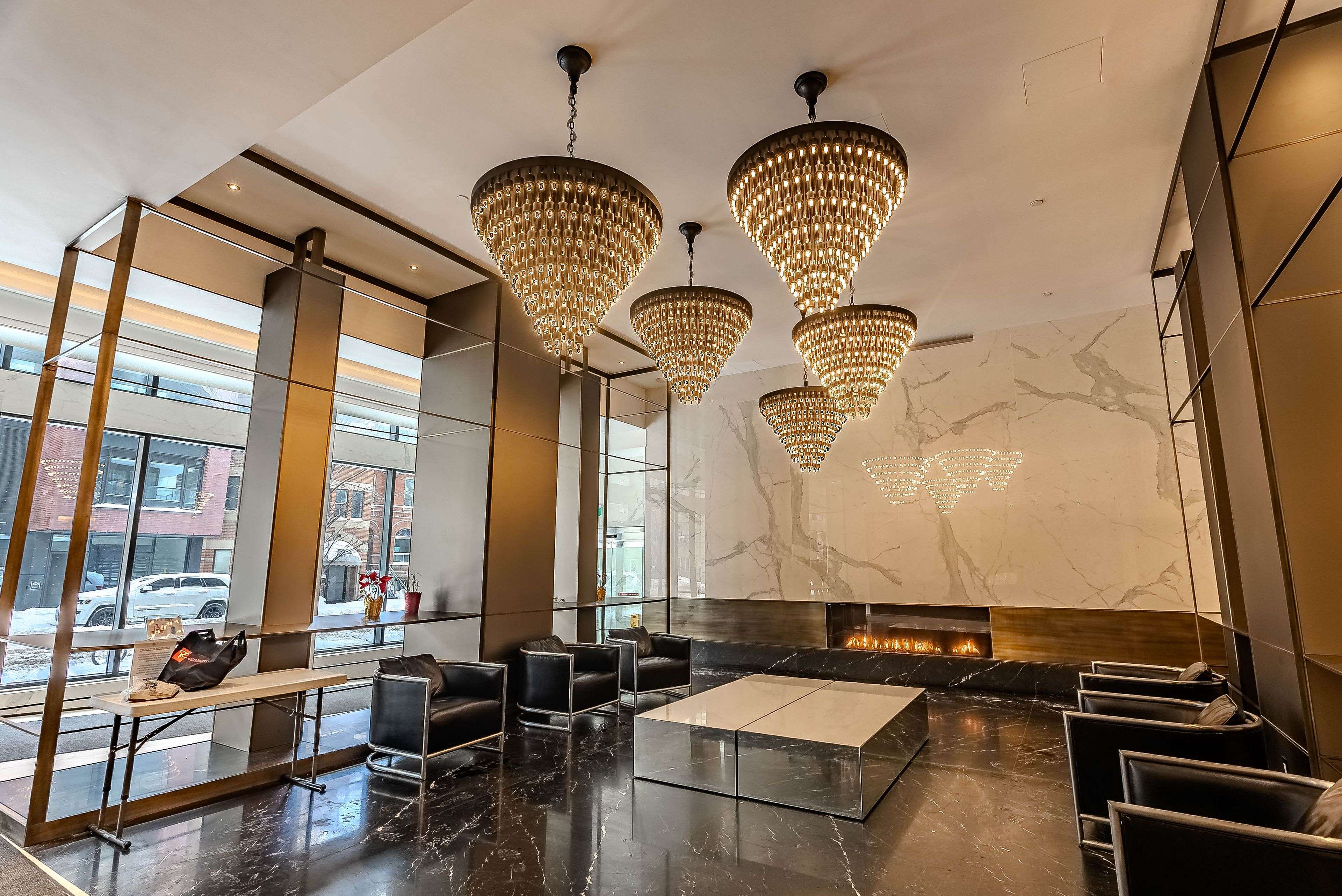 Toronto C08, ON M5B 0B8,77 Shuter ST #907