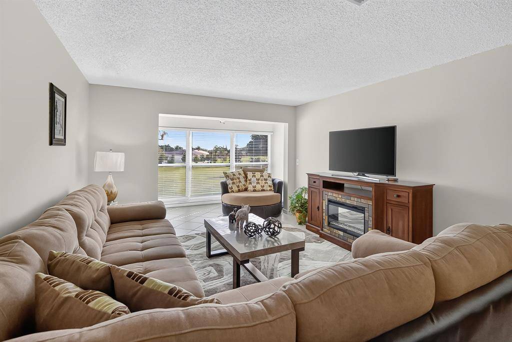 Delray Beach, FL 33484,13765 Flora Place #F