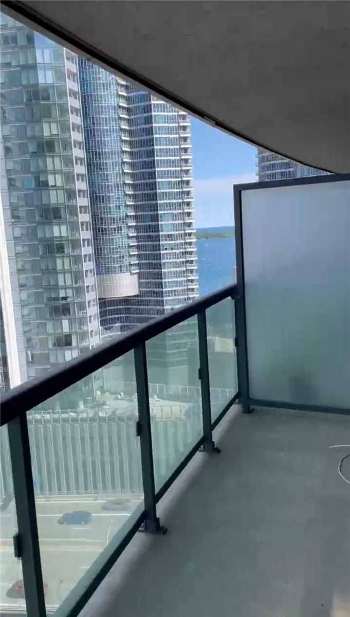 Toronto C01, ON M5J 3A3,19 Grand Trunk CRES #2207