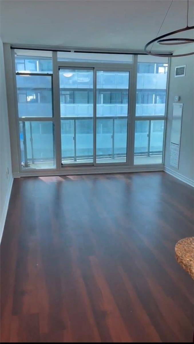 Toronto C01, ON M5J 3A3,19 Grand Trunk CRES #2207