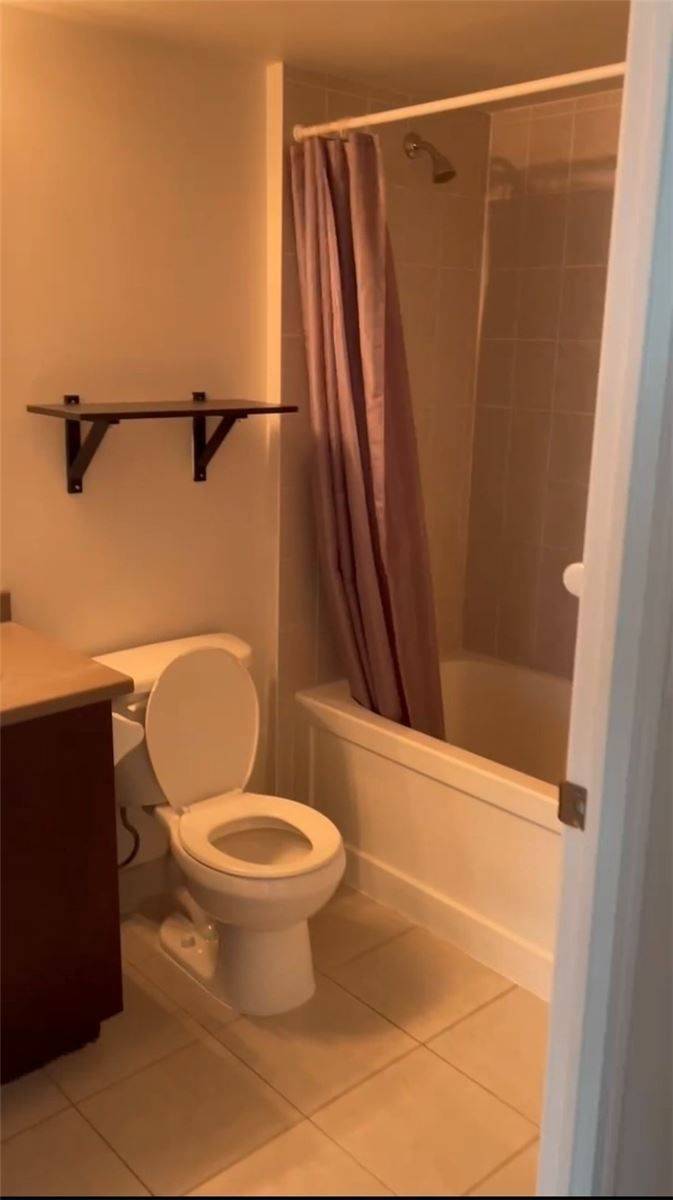 Toronto C01, ON M5J 3A3,19 Grand Trunk CRES #2207