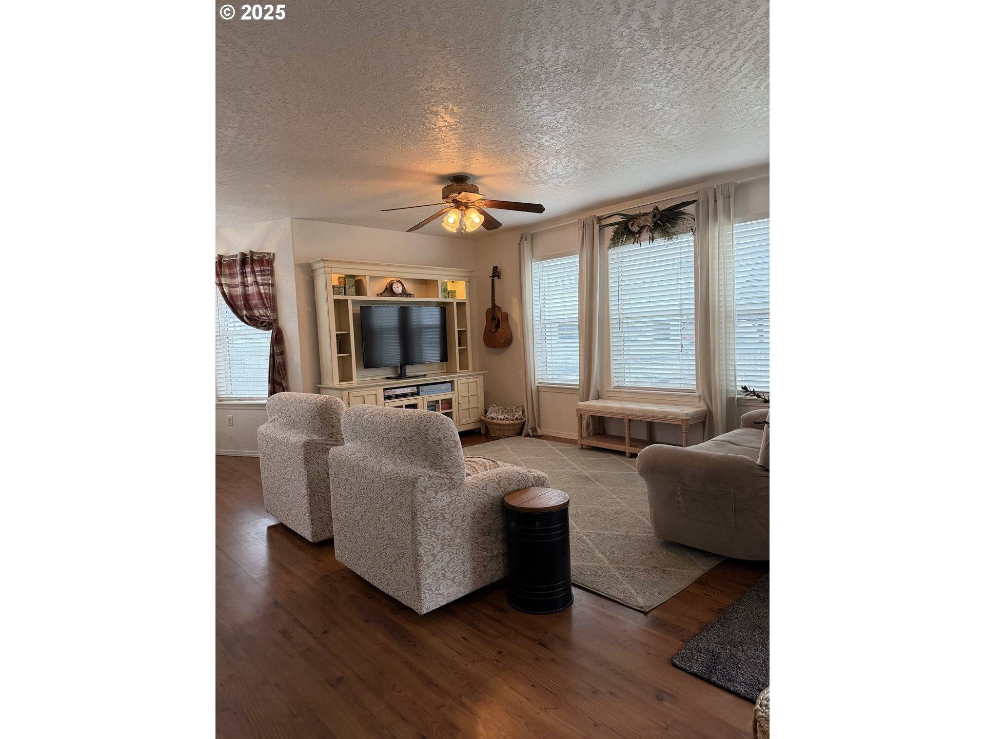 Hermiston, OR 97838,863 W HARTLEY AVE