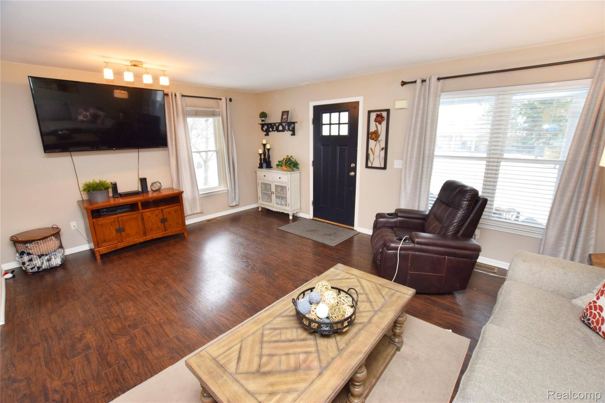 Linden, MI 48451,5340 Blossom LN