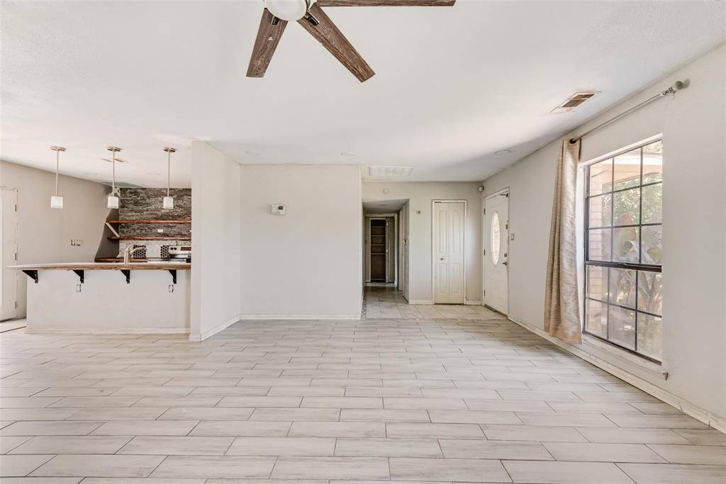 Dallas, TX 75249,9502 Zelkova Circle