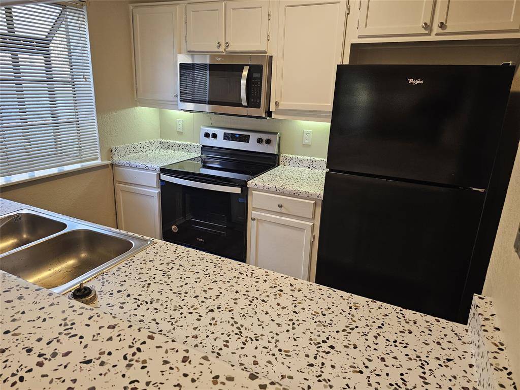 Arlington, TX 76012,1719 Crest Grove Drive