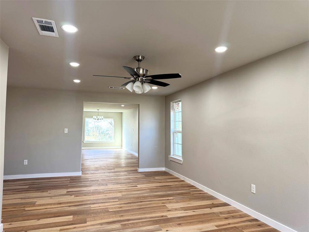 Mount Pleasant, TX 75455,516 S O'Tyson