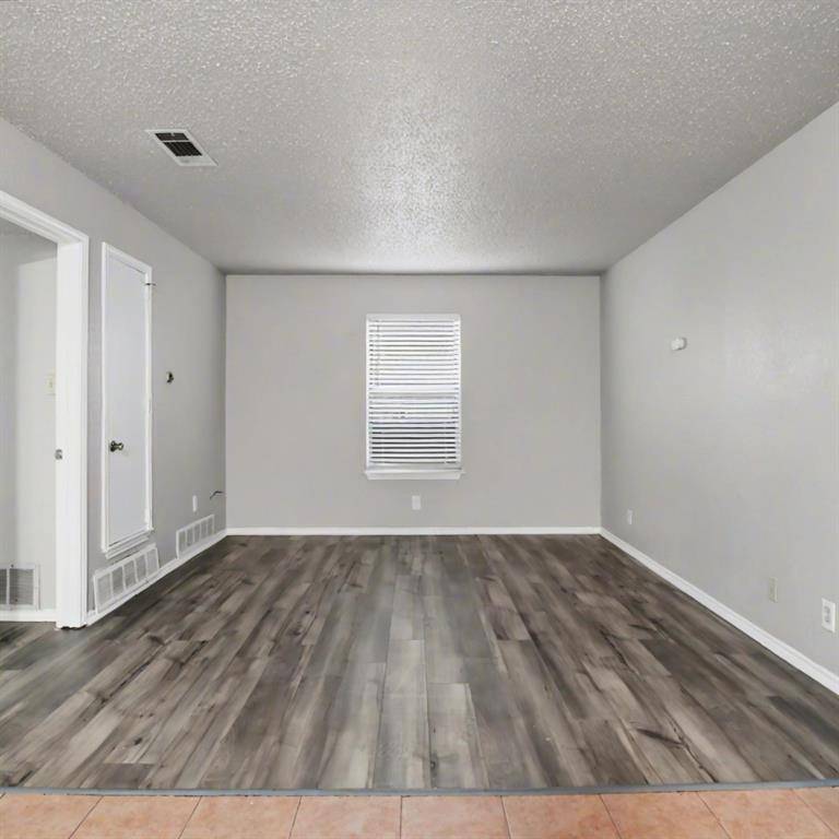 Denton, TX 76201,2511 W Prairie Street