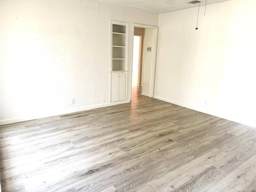 Dallas, TX 75228,9849 San Lea Drive