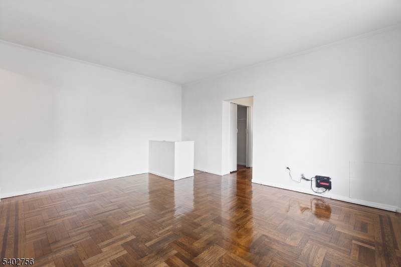 Bloomfield Twp., NJ 07003,165 Franklin St #108