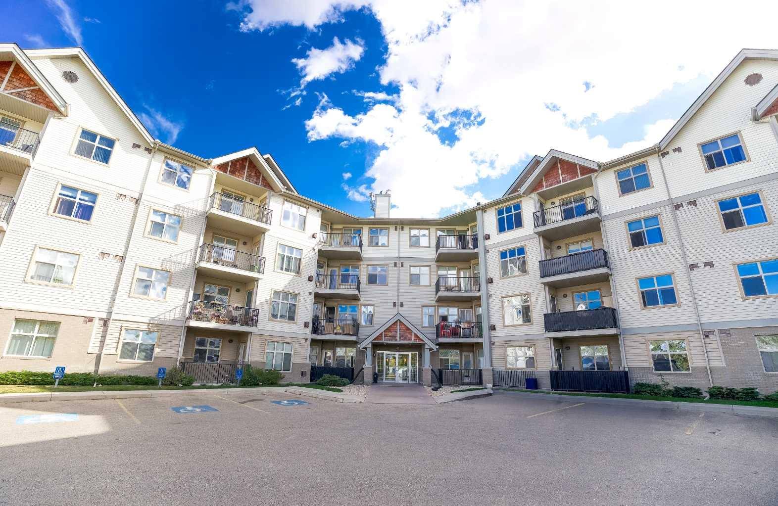 Sylvan Lake, AB T4S2M9,100 Lakeway BLVD #321