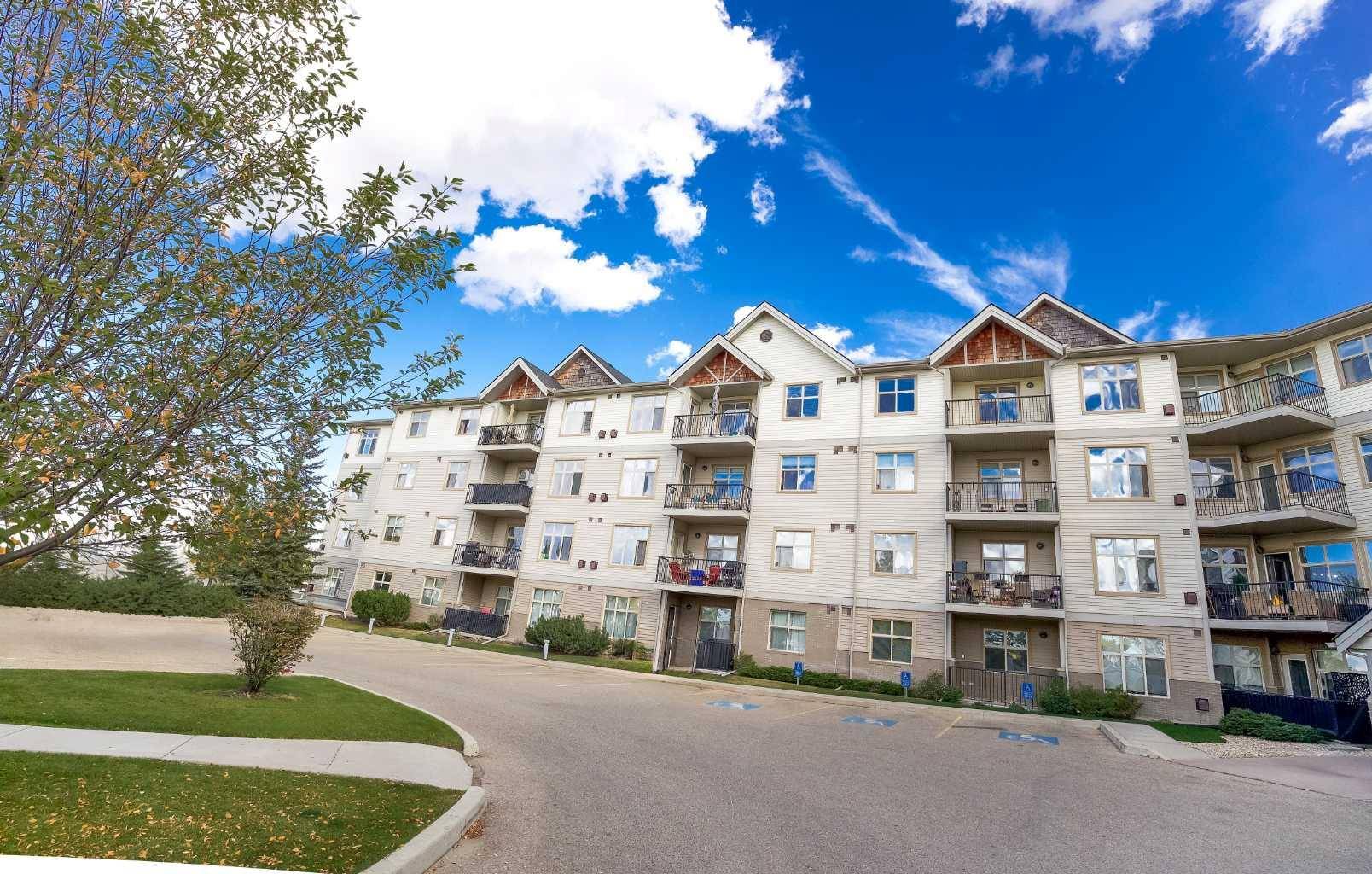 Sylvan Lake, AB T4S2M9,100 Lakeway BLVD #321