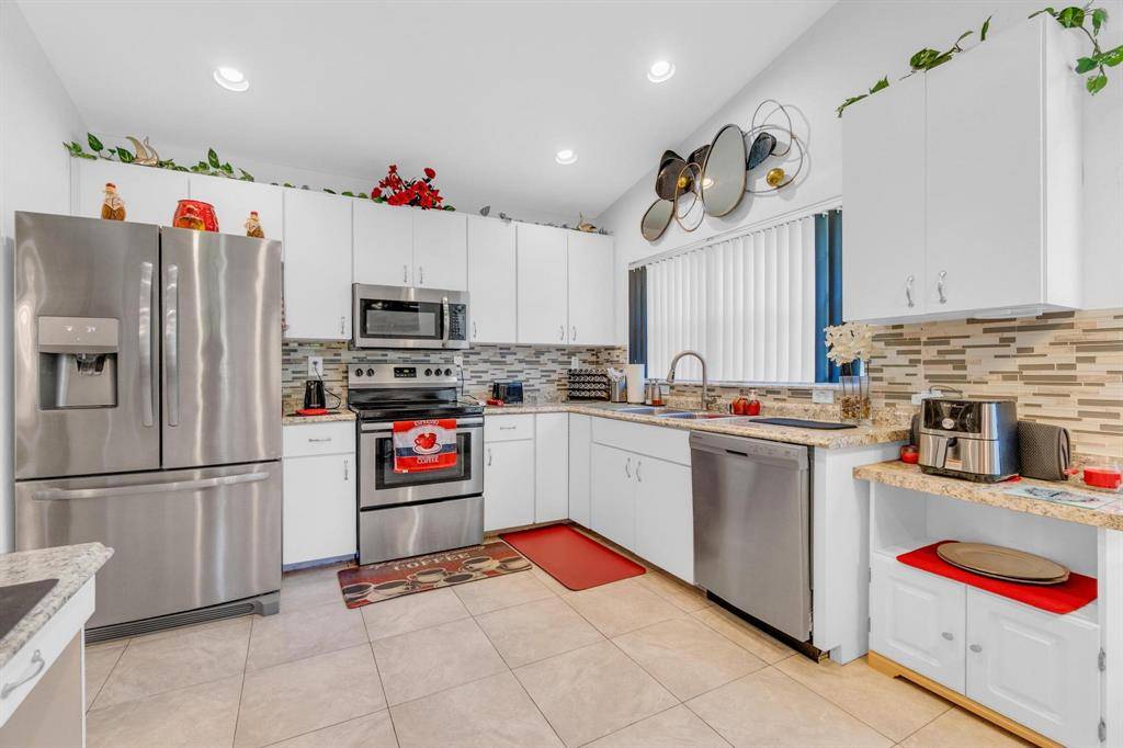 Palmetto Bay, FL 33157,18201 SW 87th Ave