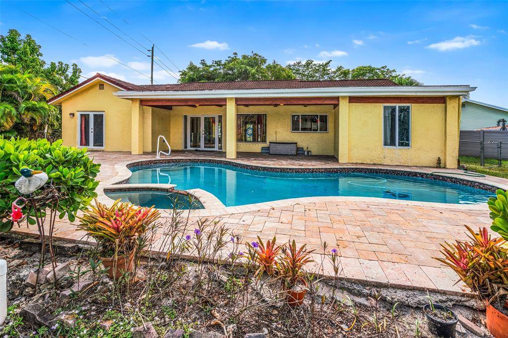 Cooper City, FL 33328,8619 SW 51st St