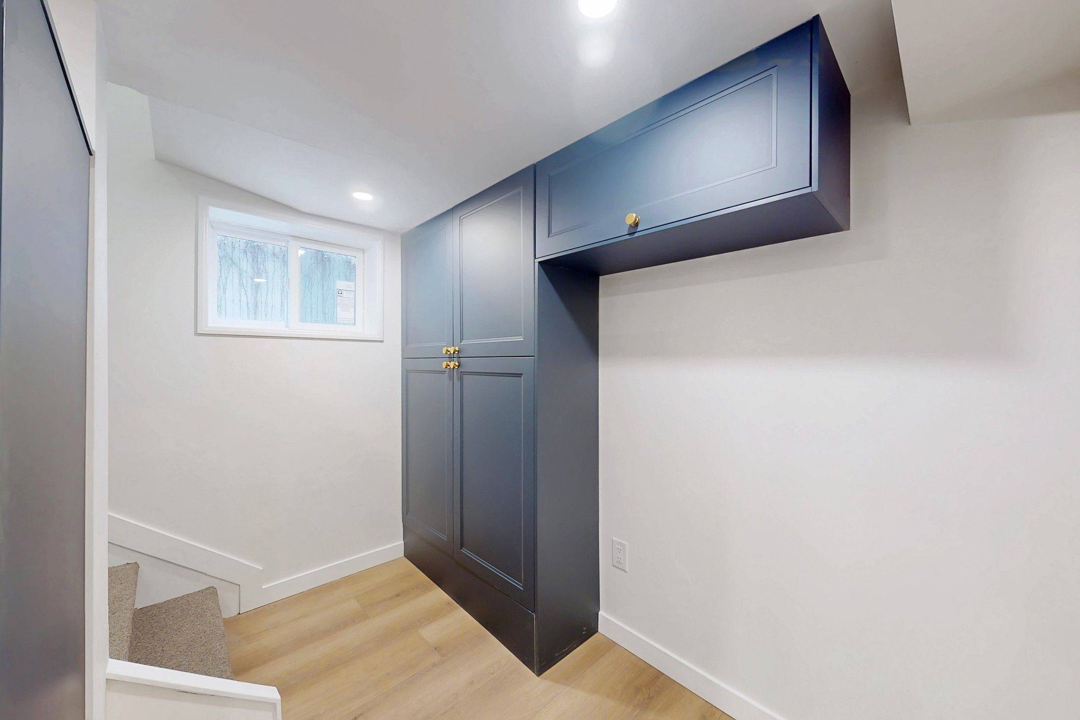 Newmarket, ON L3Y 1Z5,333 Millard AVE #Lower